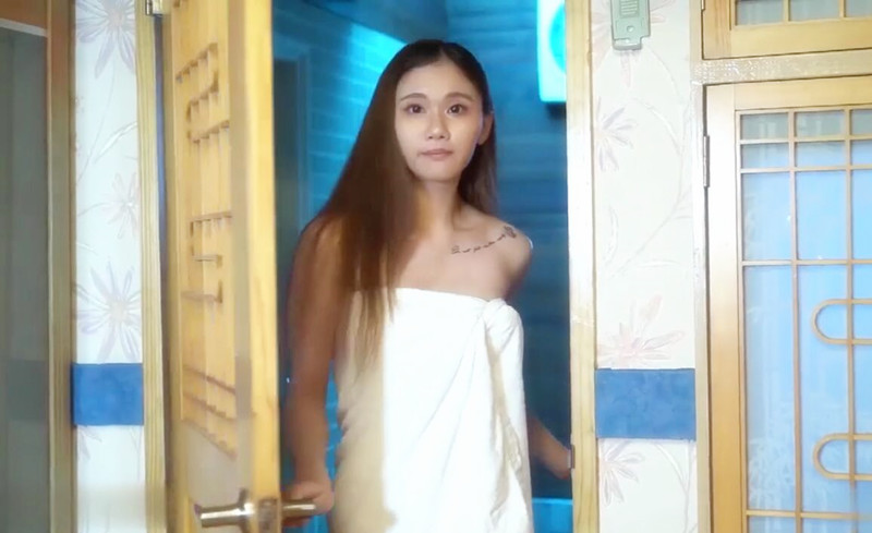 大 奶美 女体验推 油被男 技 师按 摩到高 潮